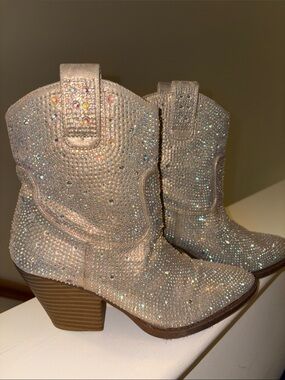 HOW FUN ARE THESE ?Glitter Rhinestone Western Ankle Boots - Champagne Sparkle